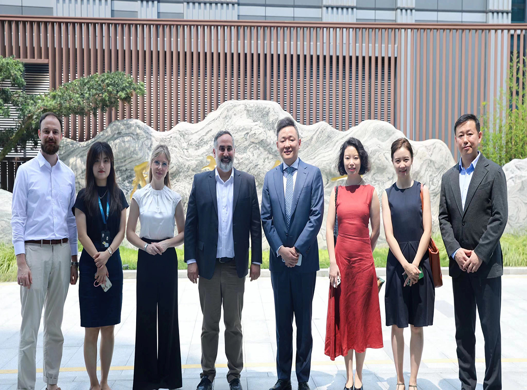 El cónsul general de alemania en chengdu, mi anlong y su familia visitan el Li science hall 第 3 张