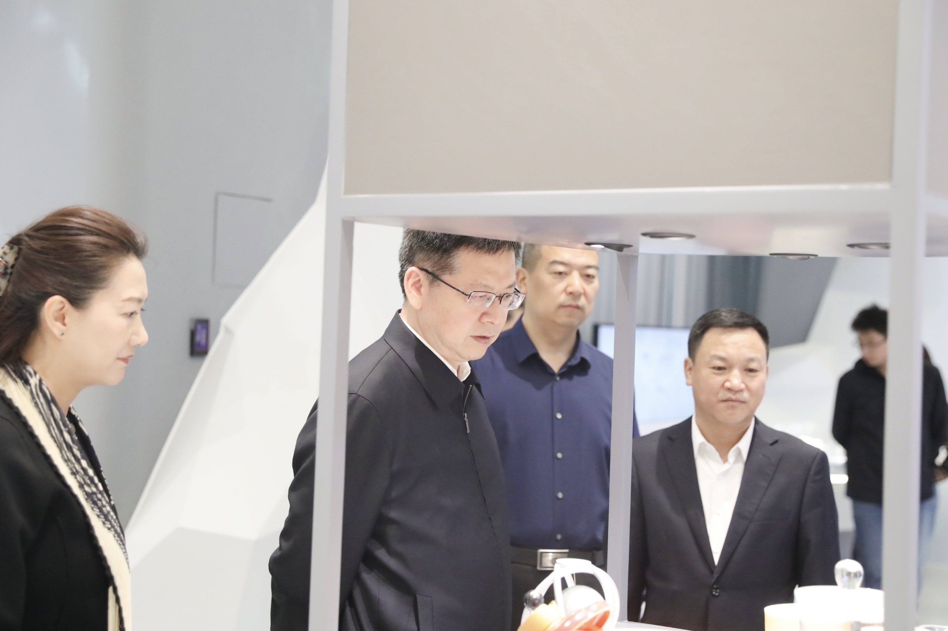 El Vicepresidente de la Federación China de Industria y Comercio Fang Guanghua visitó Tianqi Lithium con su delegación 第 2 张